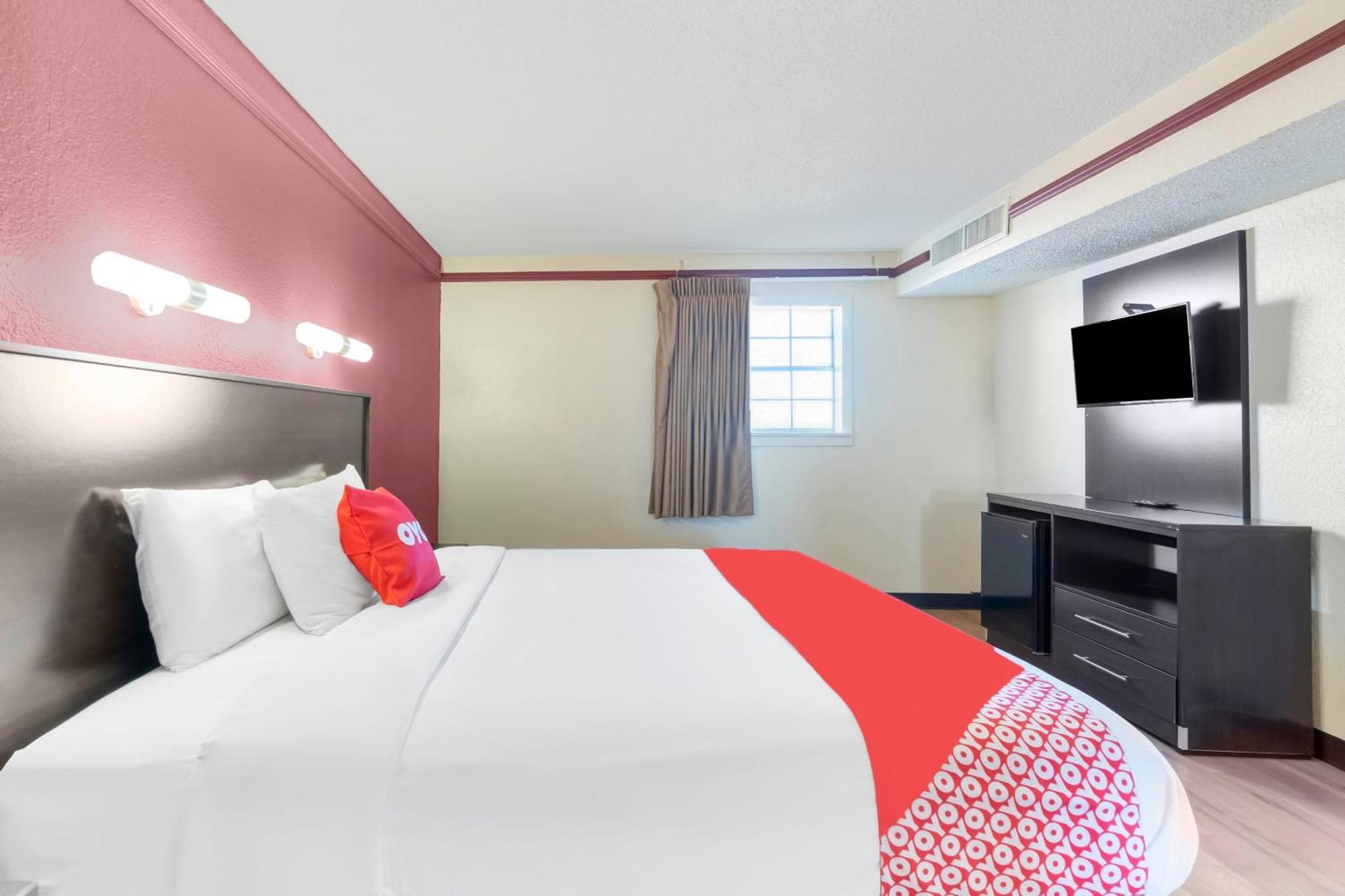Oyo Hotel Tulsa N Sheridan Rd & Airport Exterior photo