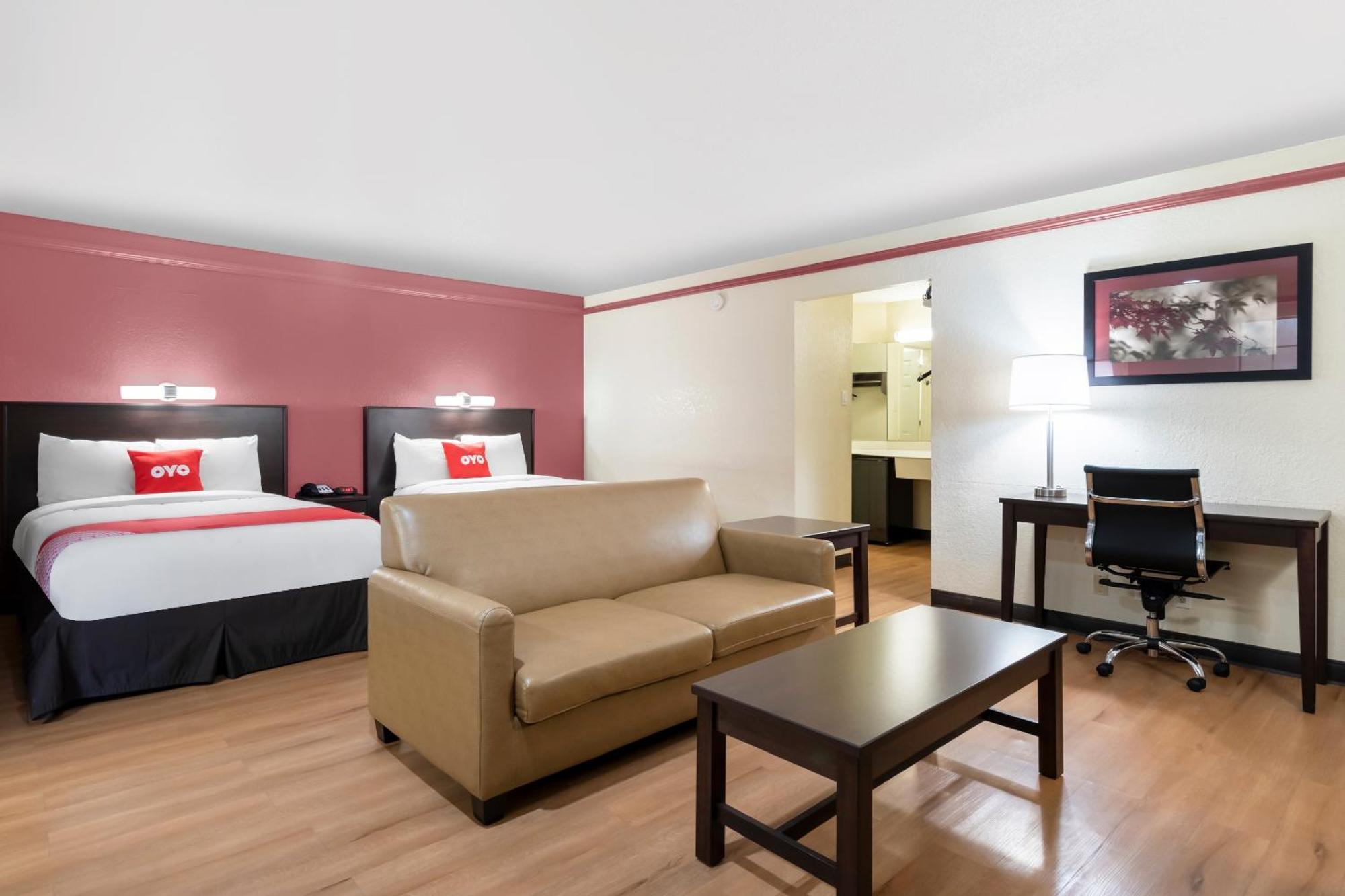Oyo Hotel Tulsa N Sheridan Rd & Airport Exterior photo