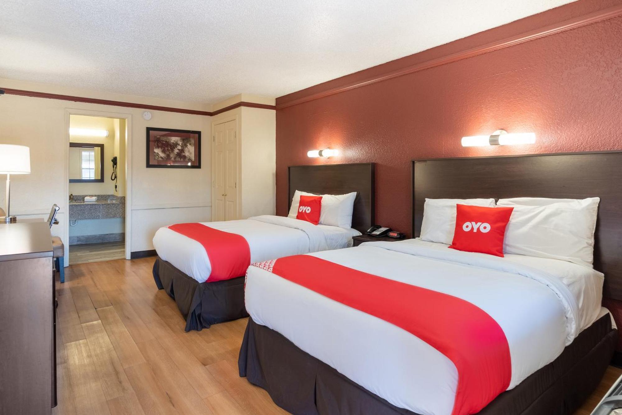 Oyo Hotel Tulsa N Sheridan Rd & Airport Exterior photo