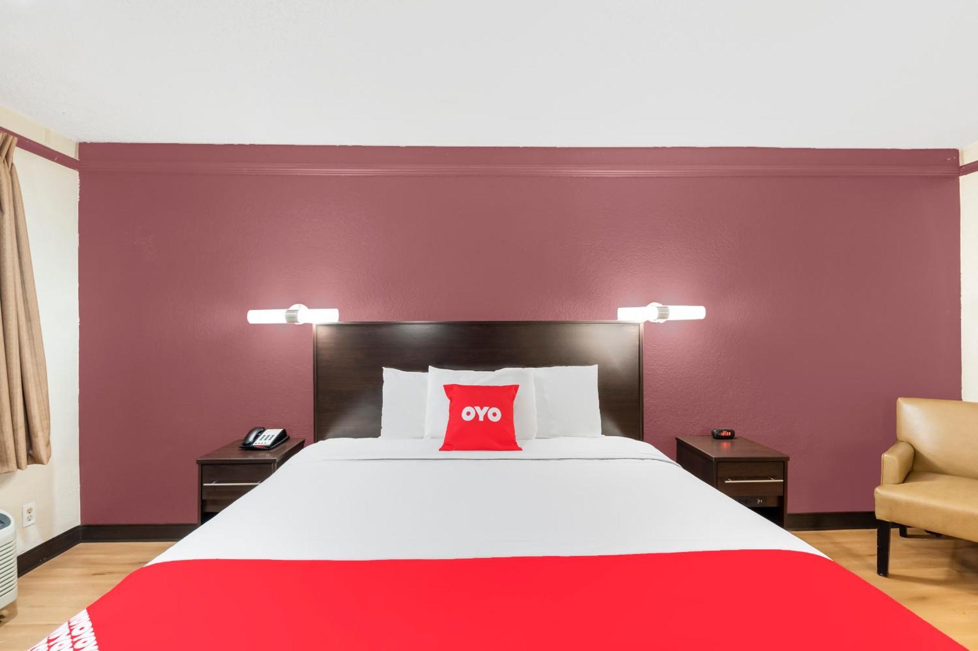 Oyo Hotel Tulsa N Sheridan Rd & Airport Exterior photo