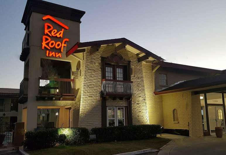 Oyo Hotel Tulsa N Sheridan Rd & Airport Exterior photo